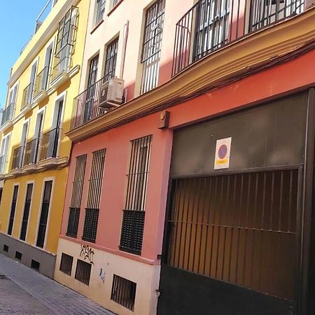 El Patio De San Bernardo Apartment Seville Exterior photo